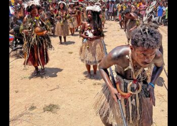 Dynamic and colourful Milne Bay group at Waigani Christian College Independence Cultural Show
