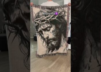 Did I cook Christian’s?🙏✝️#jesus #christian #jesusblanket #jesusart #faithbased