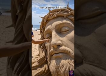 “He endured pain on the cross… so that we may find peace in life✝️🤍”#jesus#god#lordiscoming